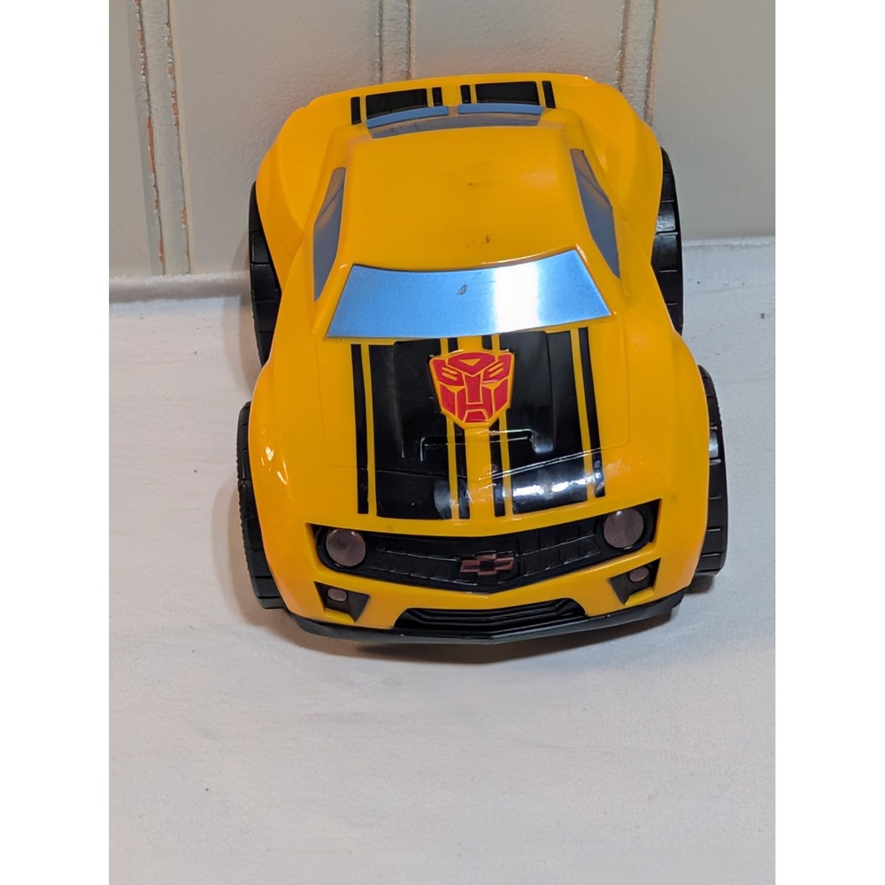 Hasbro Transformers Bumblebee Flip Toy Car Yellow Chevy Camaro 2010 4.5 Inch